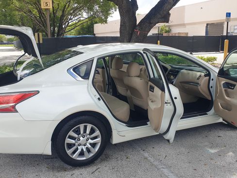 Used 2015 Nissan Altima 2.5 S w/ Power Driver Seat Package image 4