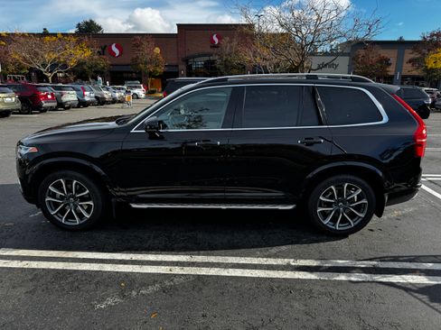 Used 2019 Volvo XC90 T6 Momentum w/ Advanced Package image 8