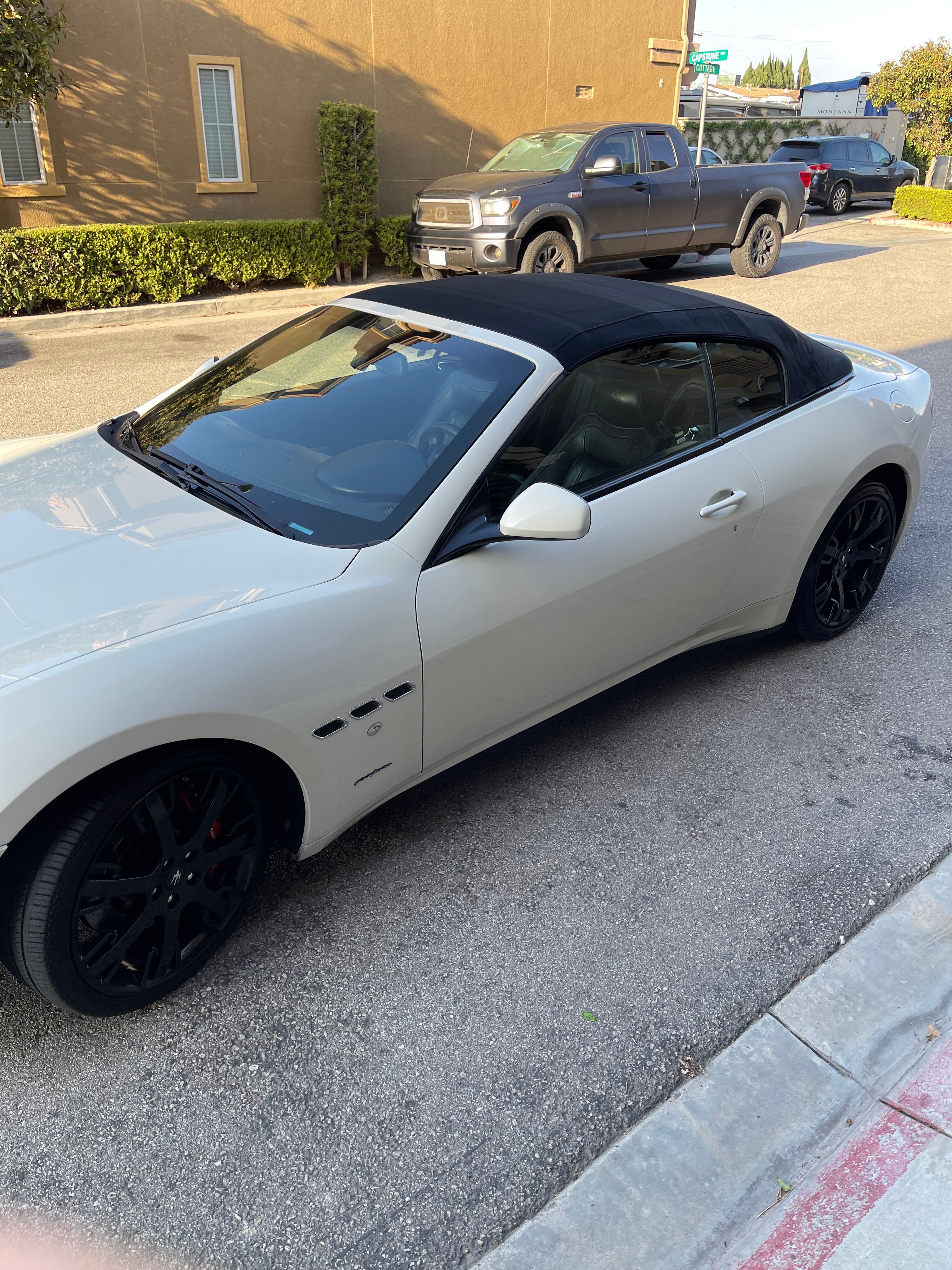 Used 2012 Maserati GranTurismo Convertible RWD image 4