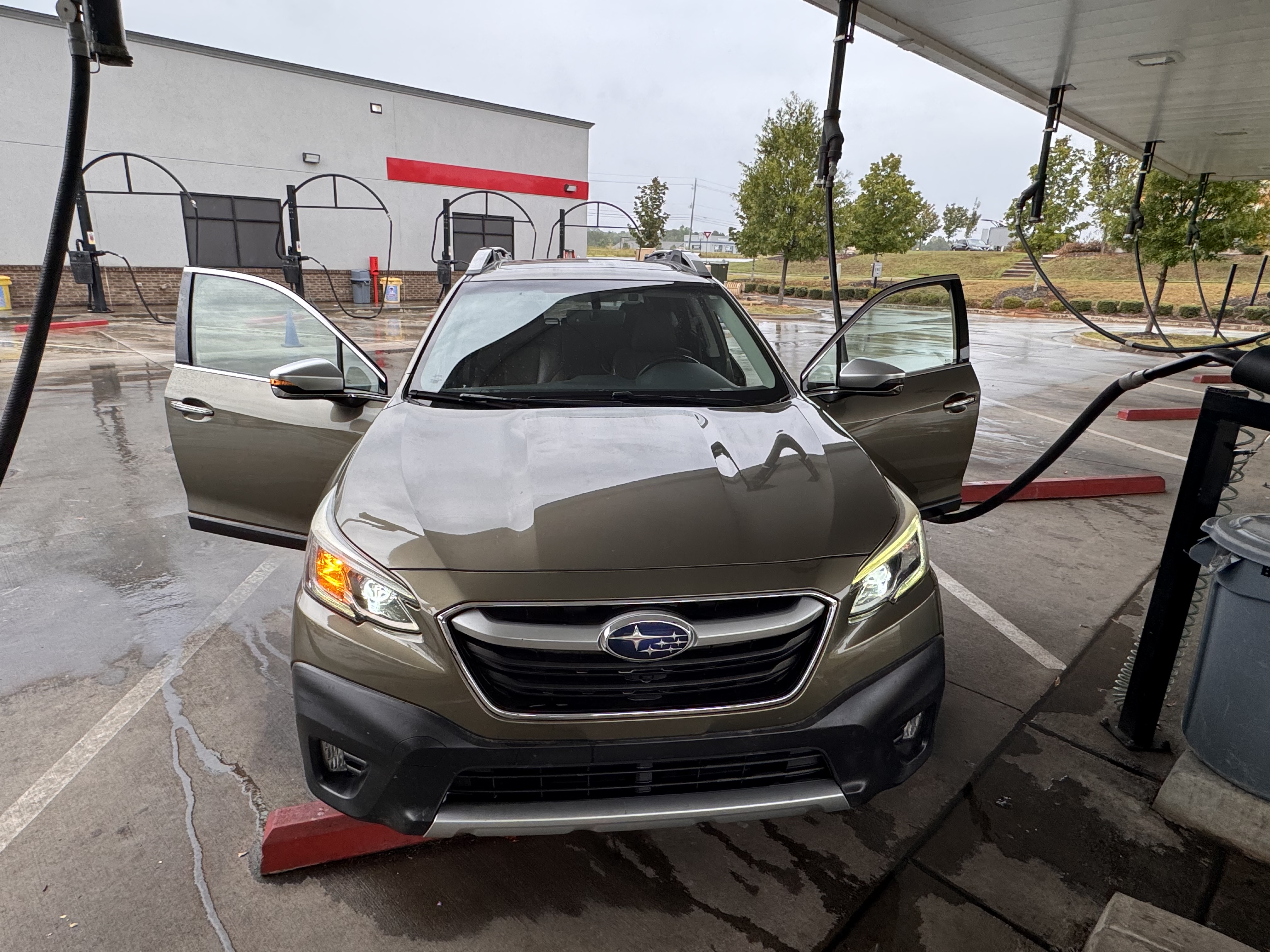 Used 2020 Subaru Outback Touring XT AWD/4WD image 5