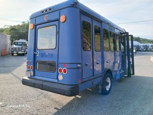 Used 2013 Ford E-350 and Econoline 350 Super Duty w/ Shuttle Bus Prep Pkg image 20