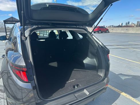 Used 2022 Hyundai Tucson SE image 9