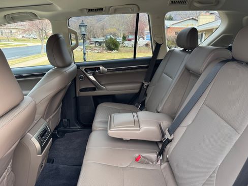 Used 2021 Lexus GX 460 Luxury image 16