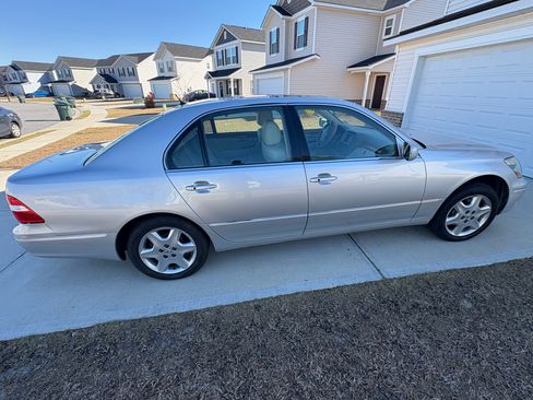 Used 2004 Lexus LS 430 image 6