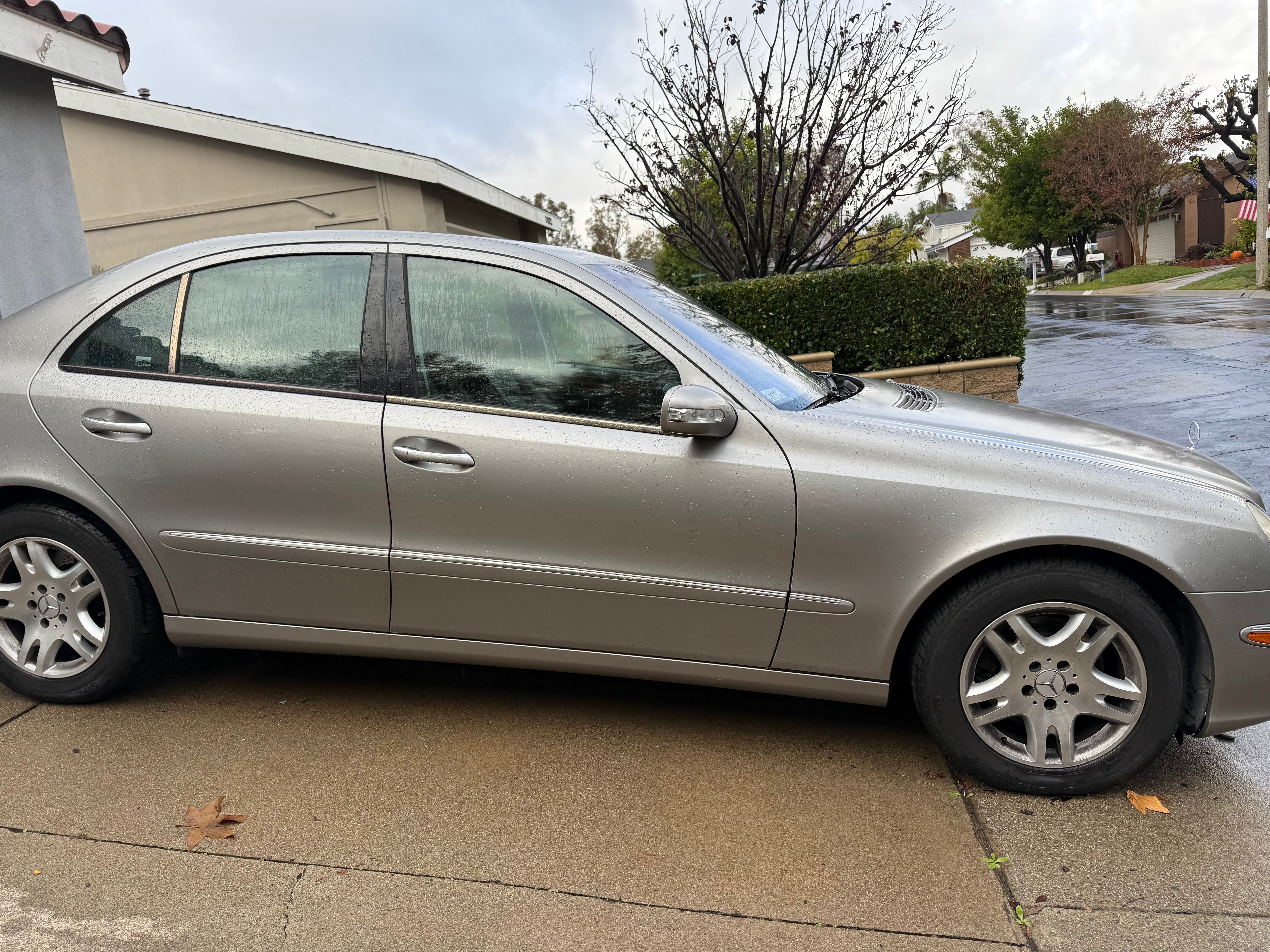 Used 2005 Mercedes-Benz E 320 4MATIC Sedan image 4