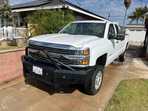 Used 2018 Chevrolet Silverado 2500 W/T w/ WT Convenience Package image 4