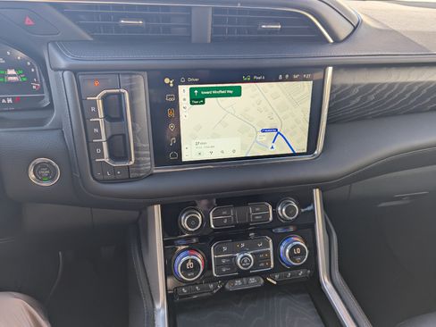 Used 2023 GMC Yukon XL Denali image 12