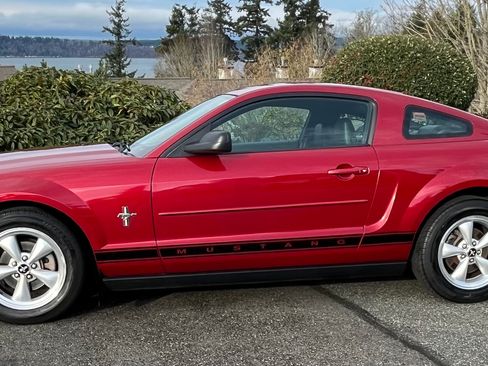 Used 2008 Ford Mustang Coupe image 2