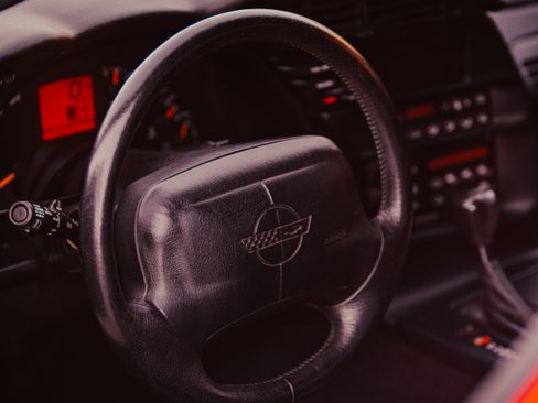 Used 1996 Chevrolet Corvette Coupe image 9