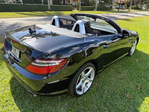 Used 2012 Mercedes-Benz SLK 250 image 6