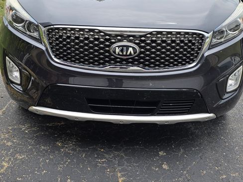 Used 2018 Kia Sorento SX image 4