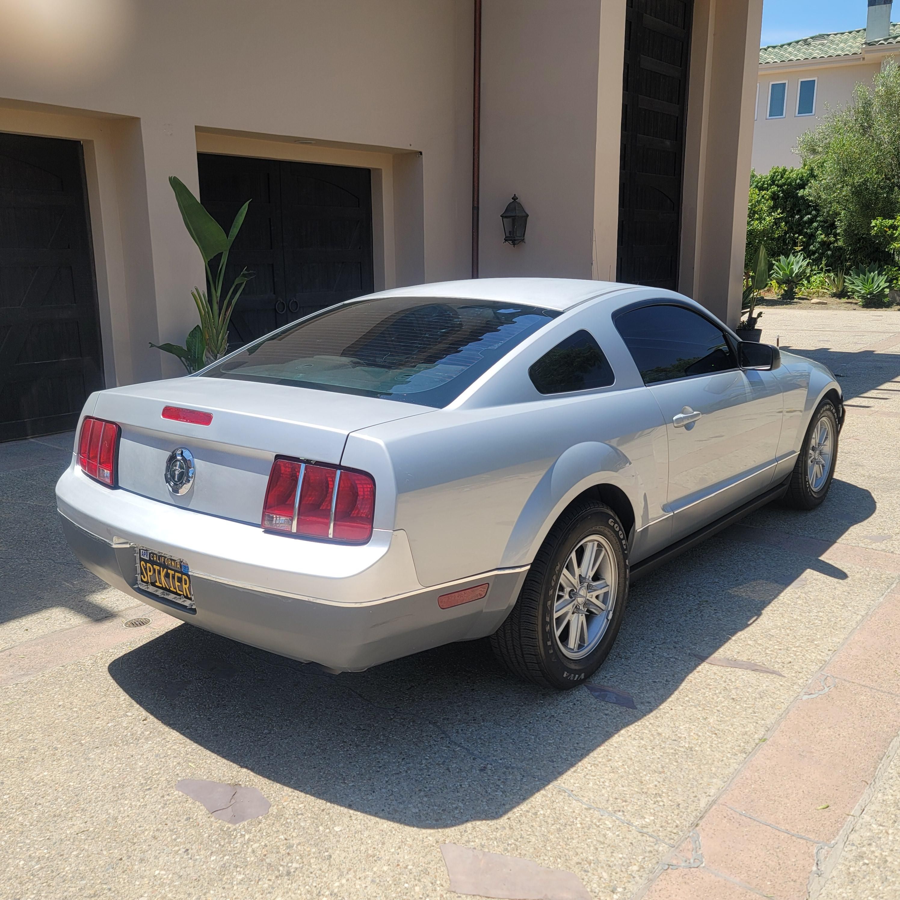 Used 2005 Ford Mustang Coupe RWD image 4