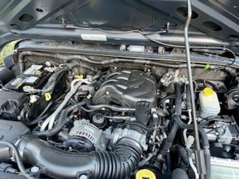 Used 2017 Jeep Wrangler Sport image 2