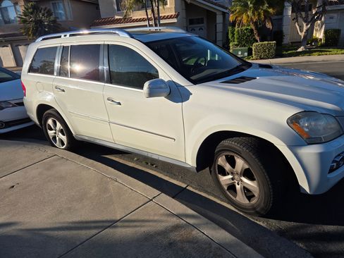 Used 2010 Mercedes-Benz GL 450 4MATIC image 5