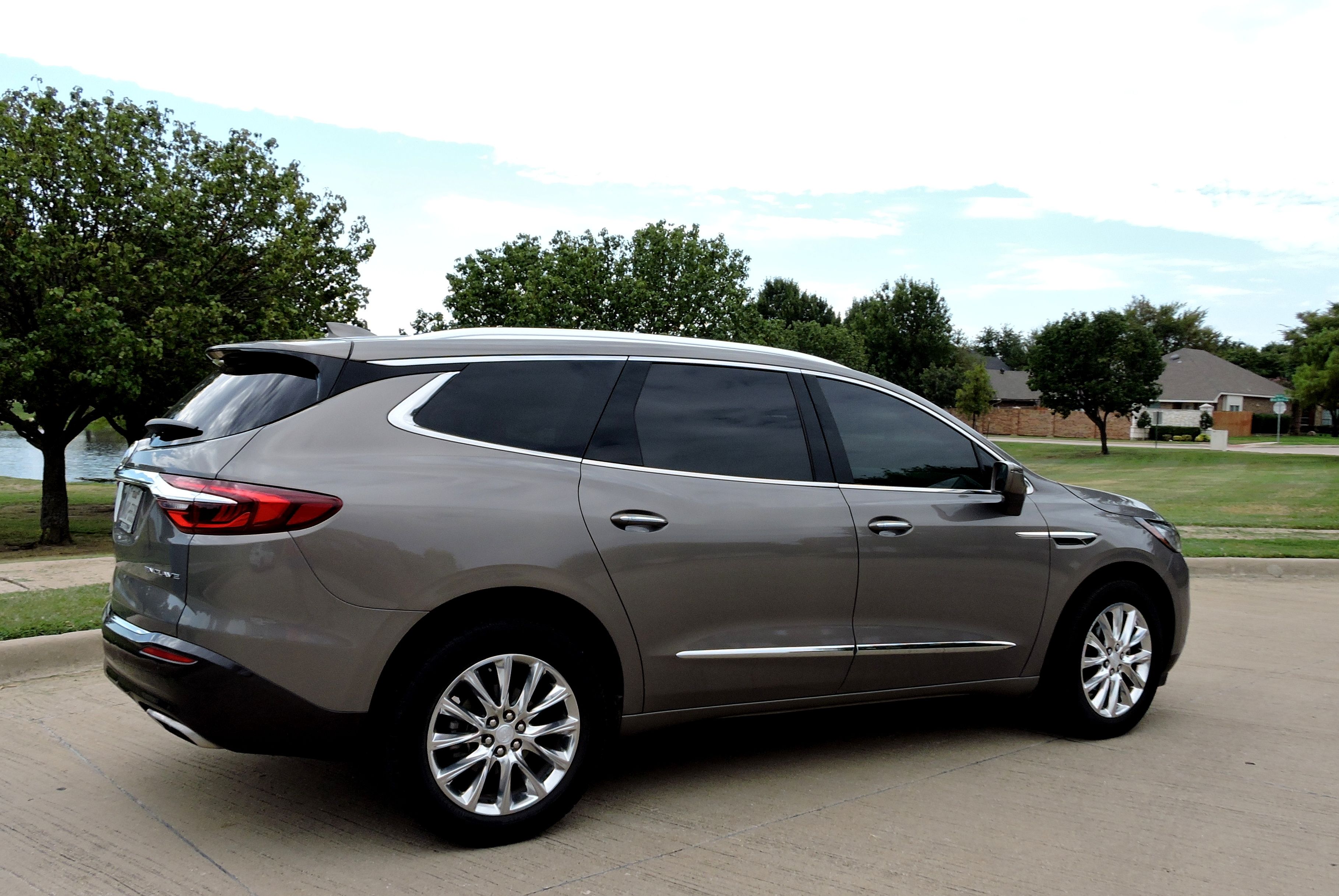 Used 2019 Buick Enclave Essence FWD image 22