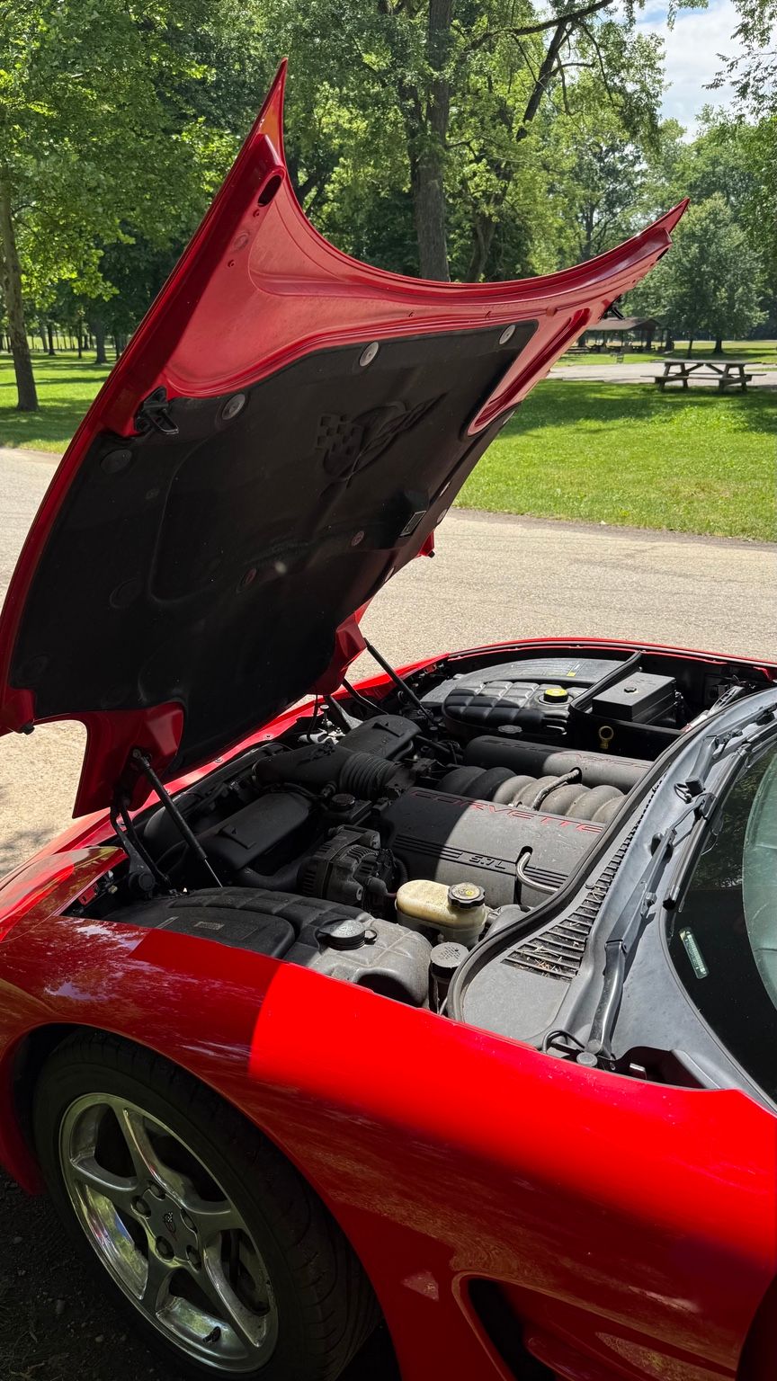 Used 2000 Chevrolet Corvette Convertible w/ Memory Pkg RWD image 8