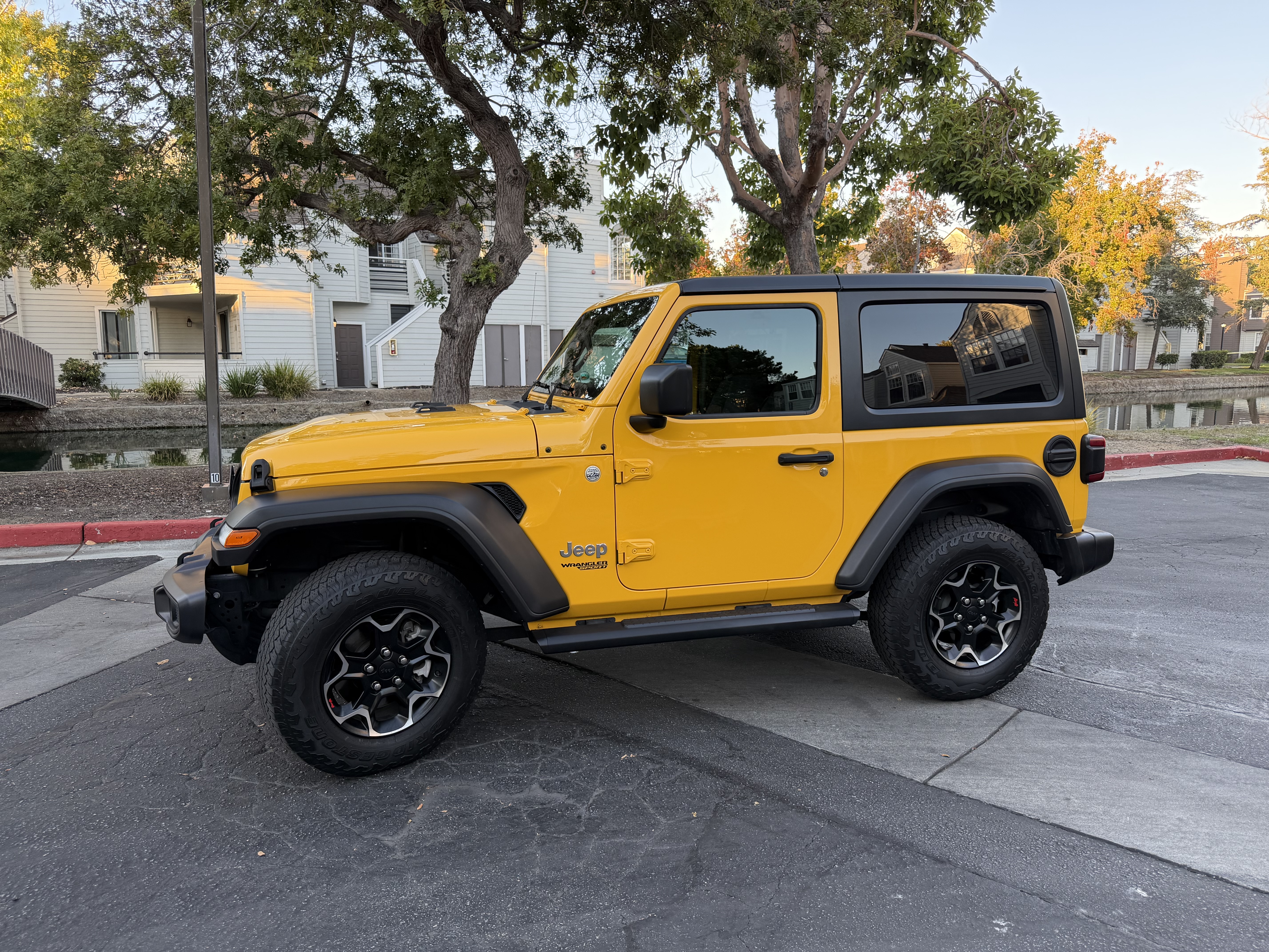 Used 2021 Jeep Wrangler Sport AWD/4WD image 2