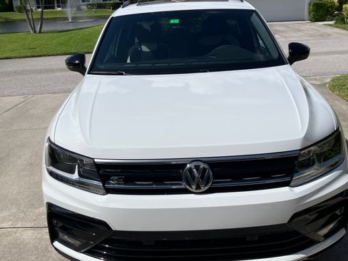 Used 2021 Volkswagen Tiguan SE R-Line image 11