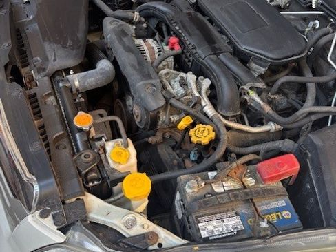 Used 2012 Subaru Outback 2.5i Limited image 8