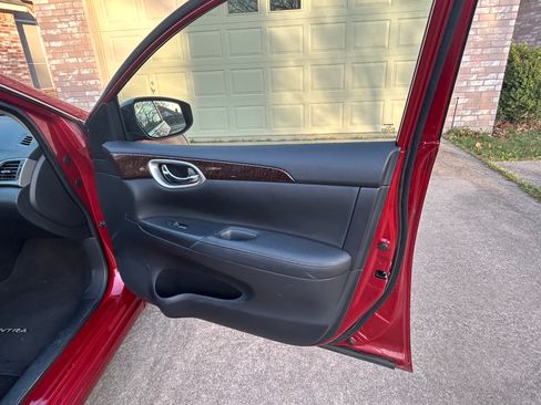 Used 2014 Nissan Sentra SL w/ Premium Package image 12