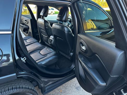 Used 2014 Jeep Cherokee Limited w/ Technology Group image 15