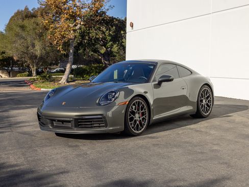 Used 2023 Porsche 911 Carrera S image 2
