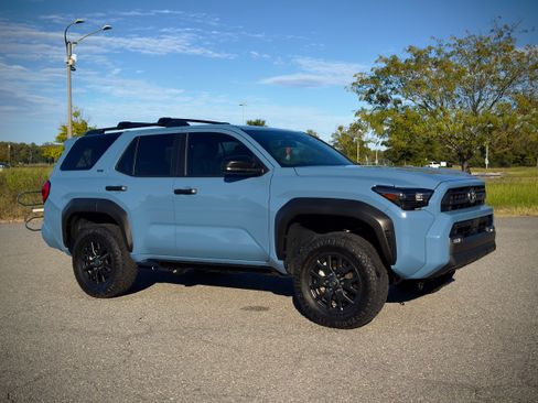 Used 2025 Toyota 4Runner SR5 image 10