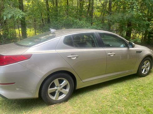 Used 2015 Kia Optima LX w/ LX Convenience Plus Package FWD image 1