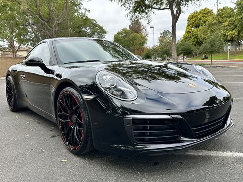Used 2018 Porsche 911 Carrera image 12