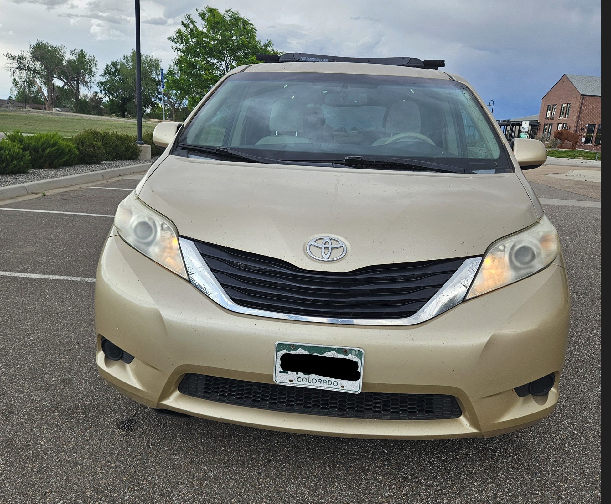 Used 2011 Toyota Sienna LE FWD image 1