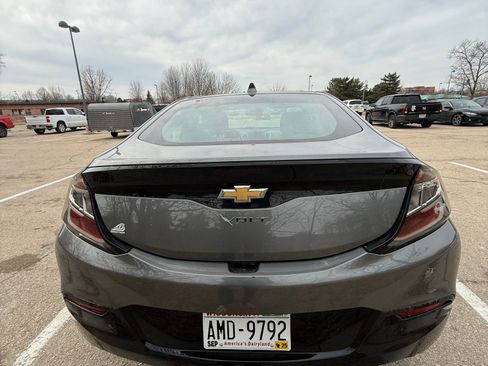 Used 2017 Chevrolet Volt LT w/ Comfort Package image 8