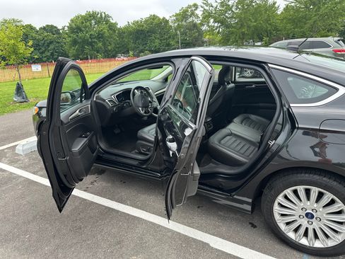 Used 2014 Ford Fusion SE w/ Equipment Group 502A FWD image 17