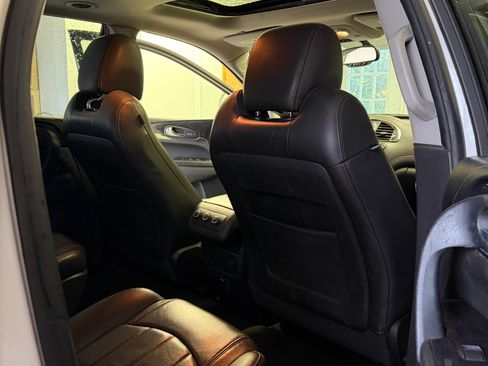 Used 2016 Buick Enclave Leather image 17