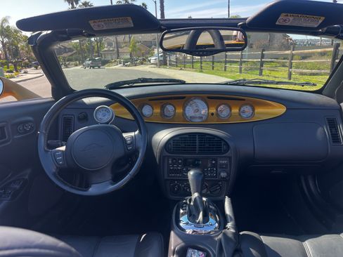 Used 2002 Chrysler Prowler RWD image 13