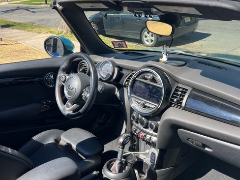 Used 2019 MINI Cooper S image 8