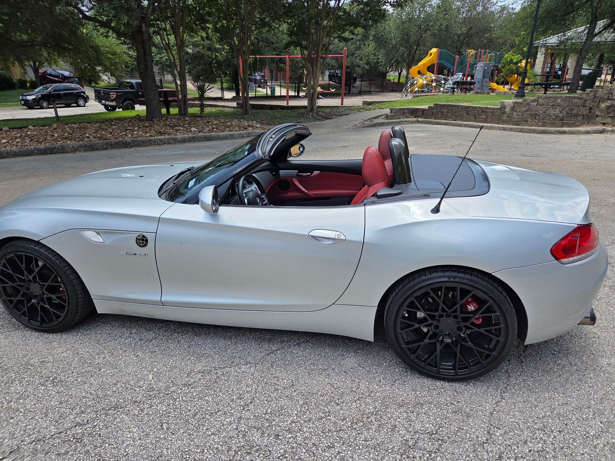 Used 2011 BMW Z4 sDrive35i RWD image 1