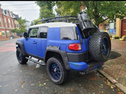 Used 2007 Toyota FJ Cruiser 4WD image 2