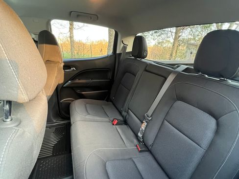 Used 2021 Chevrolet Colorado LT image 17