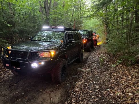 Used 2013 Toyota 4Runner Limited AWD/4WD image 2