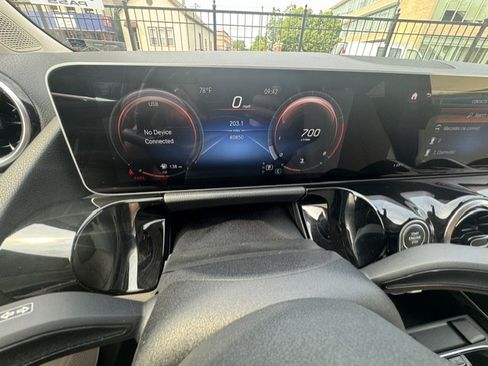 Used 2021 Mercedes-Benz GLA 250 4MATIC image 9