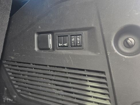 Used 2022 Chevrolet Tahoe Z71 w/ Z71 Off-Road Package image 20