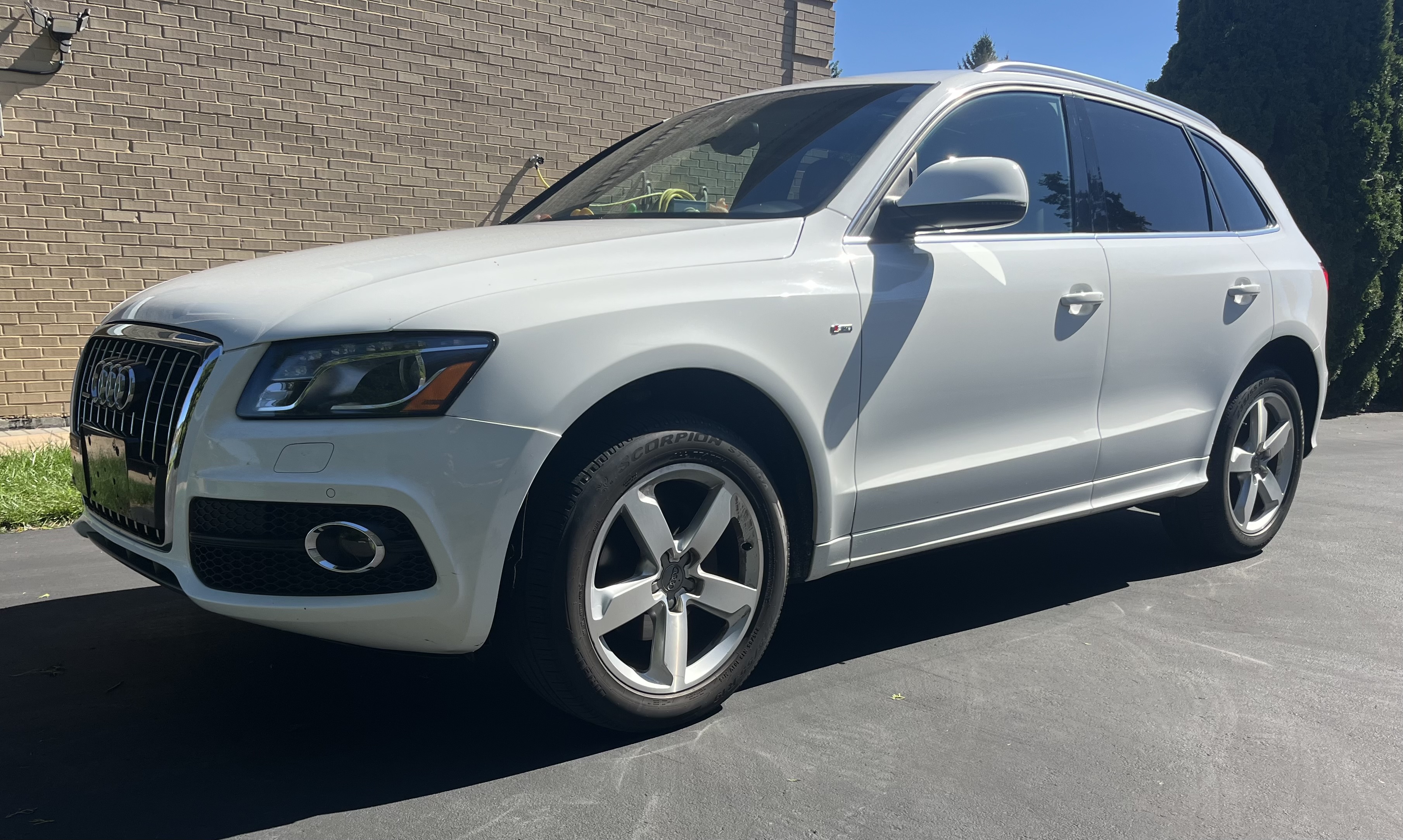 Used 2012 Audi Q5 3.2 Premium Plus w/ Audi MMI Navigation Plus Pkg AWD/4WD image 1