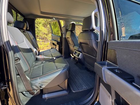 Used 2024 Ford F250 Lariat w/ Sport Appearance Package image 10