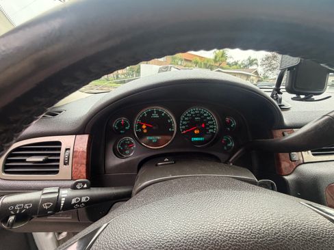 Used 2008 Chevrolet Suburban LTZ w/ LTZ Preferred Equipment Group image 10