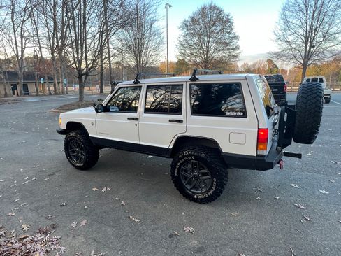 Used 1999 Jeep Cherokee SE image 2