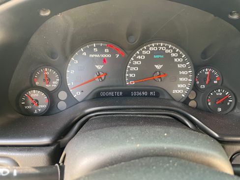 Used 2002 Chevrolet Corvette Coupe w/ Preferred Equipment Group2 RWD image 12