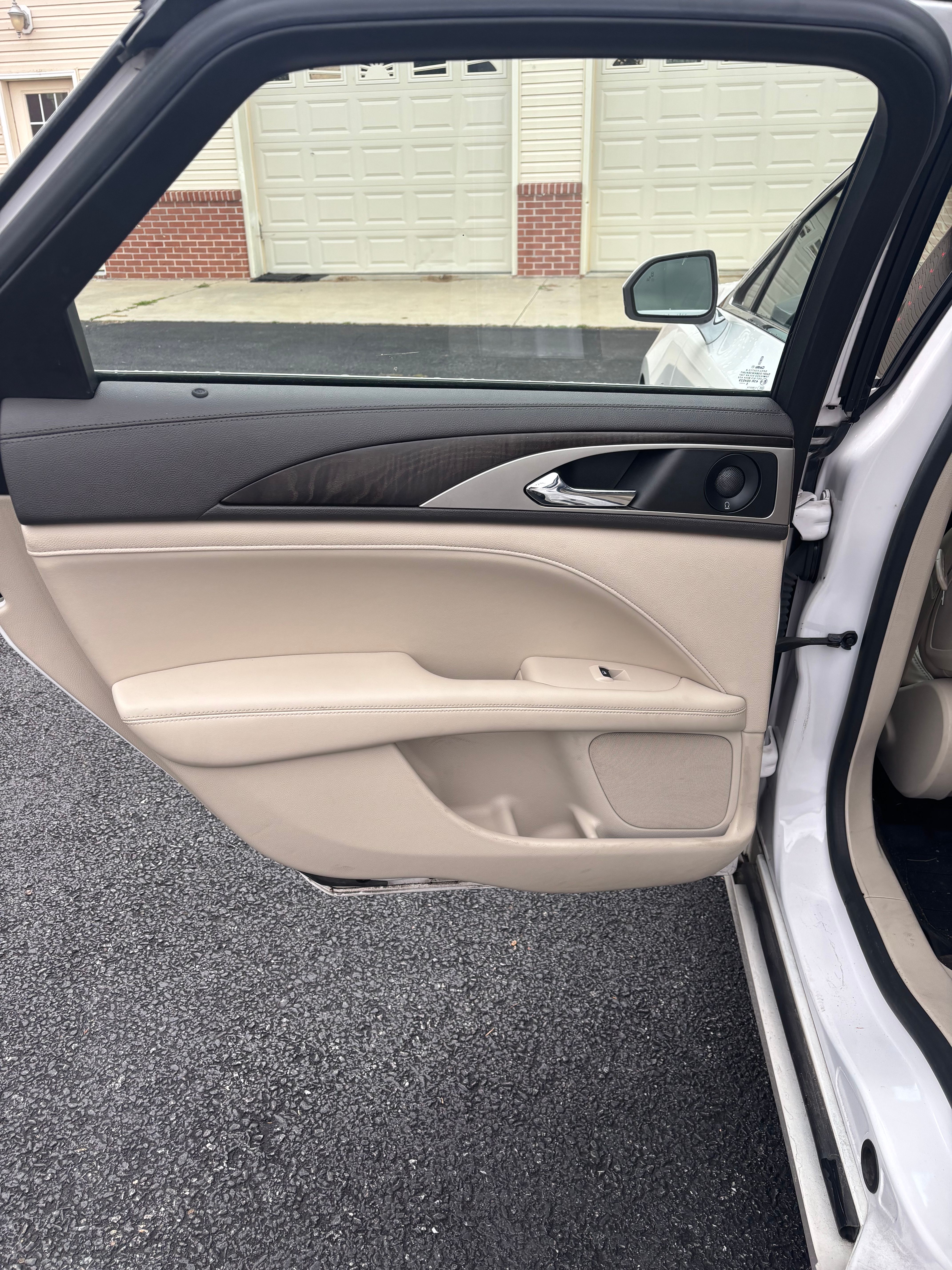 Used 2019 Lincoln MKZ Reserve AWD/4WD image 18