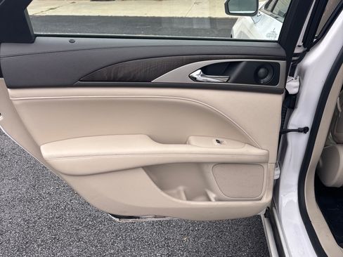 Used 2019 Lincoln MKZ Reserve AWD/4WD image 18