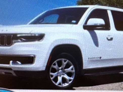 Used 2022 Jeep Wagoneer Series II image 2