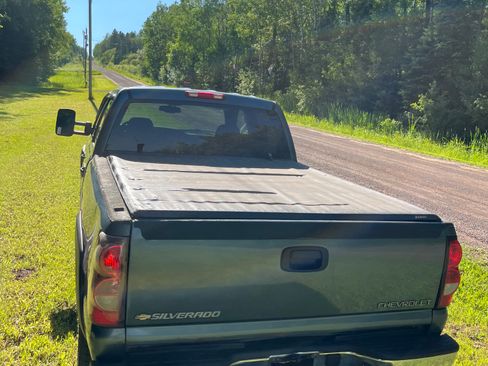 Used 2006 Chevrolet Silverado 2500 LT AWD/4WD image 12